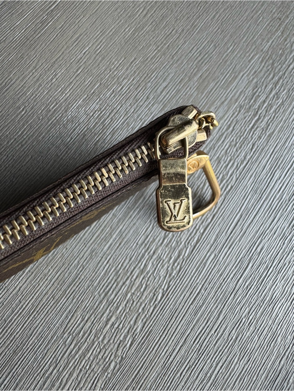 Louis Vuitton Key Pouch Monogram Canvas - LOWER PRICE! - Picture 5 of 12
